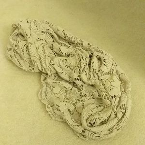 Lace scarf
